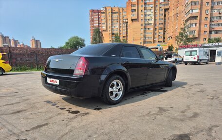 Chrysler 300C II, 2004 год, 685 000 рублей, 6 фотография