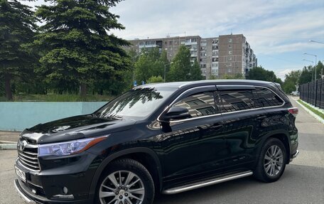 Toyota Highlander III, 2014 год, 2 440 000 рублей, 2 фотография