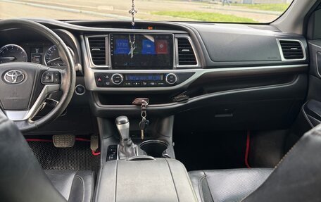 Toyota Highlander III, 2014 год, 2 440 000 рублей, 13 фотография