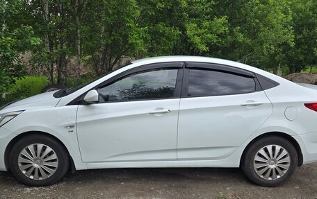 Hyundai Solaris II рестайлинг, 2013 год, 760 000 рублей, 2 фотография