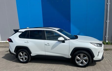 Toyota RAV4, 2021 год, 3 570 000 рублей, 5 фотография