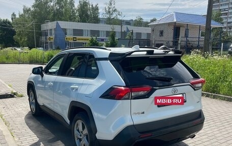 Toyota RAV4, 2021 год, 3 570 000 рублей, 2 фотография