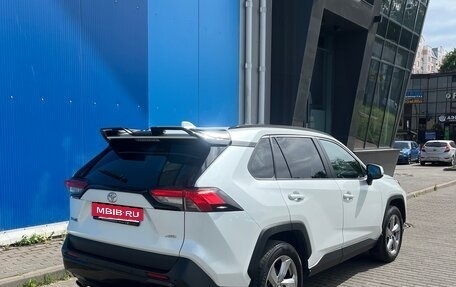 Toyota RAV4, 2021 год, 3 570 000 рублей, 4 фотография