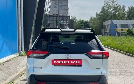 Toyota RAV4, 2021 год, 3 570 000 рублей, 3 фотография