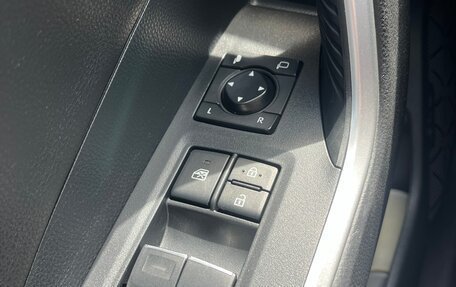Toyota RAV4, 2021 год, 3 570 000 рублей, 14 фотография