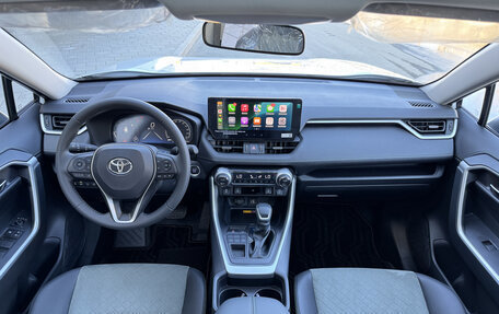 Toyota RAV4, 2024 год, 3 650 000 рублей, 2 фотография