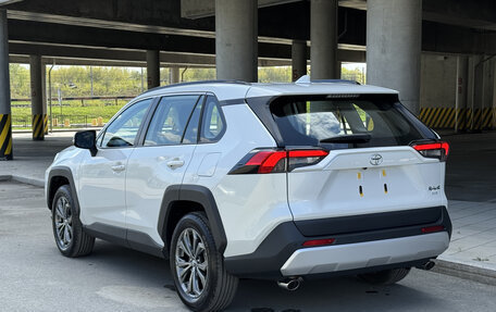 Toyota RAV4, 2024 год, 3 650 000 рублей, 6 фотография