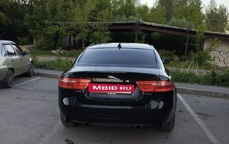 Jaguar XE I рестайлинг, 2017 год, 2 500 000 рублей, 4 фотография