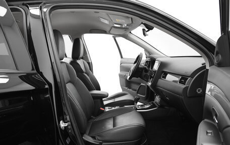 Mitsubishi Outlander III рестайлинг 3, 2019 год, 2 100 000 рублей, 18 фотография
