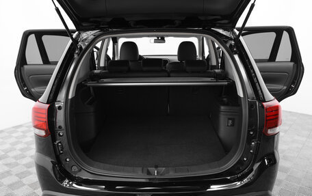 Mitsubishi Outlander III рестайлинг 3, 2019 год, 2 100 000 рублей, 22 фотография