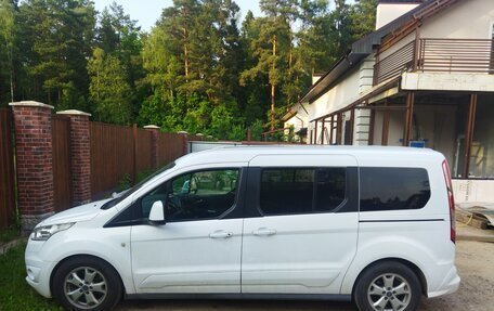 Ford Tourneo Connect II рестайлинг, 2017 год, 1 800 000 рублей, 2 фотография