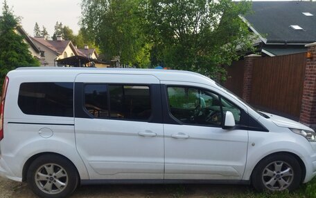 Ford Tourneo Connect II рестайлинг, 2017 год, 1 800 000 рублей, 3 фотография