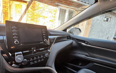 Toyota Camry, 2021 год, 2 500 000 рублей, 6 фотография