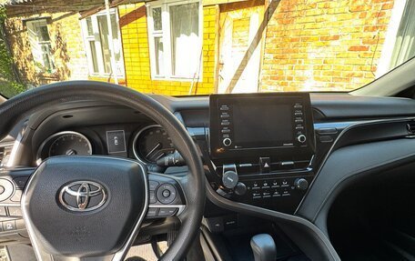 Toyota Camry, 2021 год, 2 500 000 рублей, 5 фотография