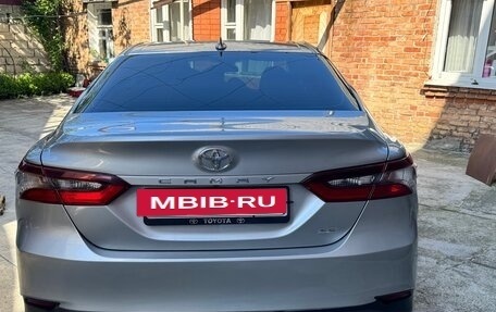Toyota Camry, 2021 год, 2 500 000 рублей, 3 фотография