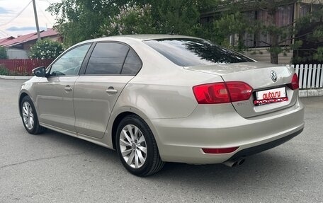 Volkswagen Jetta VI, 2012 год, 900 000 рублей, 2 фотография