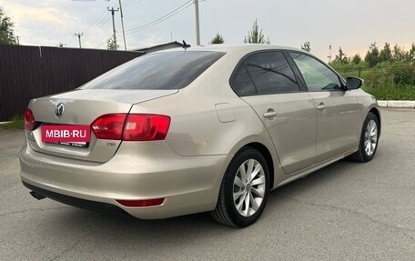 Volkswagen Jetta VI, 2012 год, 900 000 рублей, 3 фотография