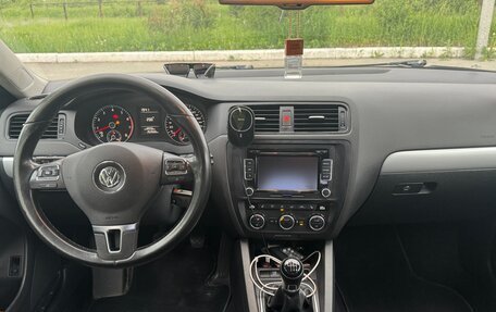 Volkswagen Jetta VI, 2012 год, 900 000 рублей, 19 фотография