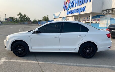 Volkswagen Jetta VI, 2013 год, 1 320 000 рублей, 2 фотография