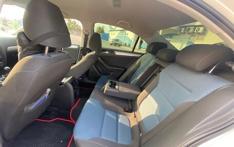Volkswagen Jetta VI, 2013 год, 1 320 000 рублей, 10 фотография
