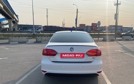 Volkswagen Jetta VI, 2013 год, 1 320 000 рублей, 3 фотография