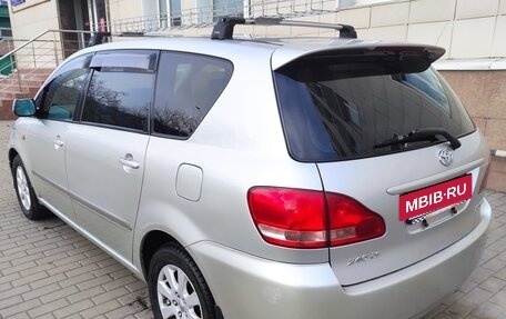 Toyota Ipsum II, 2001 год, 730 000 рублей, 3 фотография