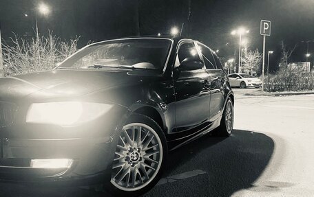 BMW 1 серия, 2008 год, 670 000 рублей, 2 фотография
