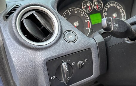 Ford Fiesta, 2006 год, 365 000 рублей, 16 фотография