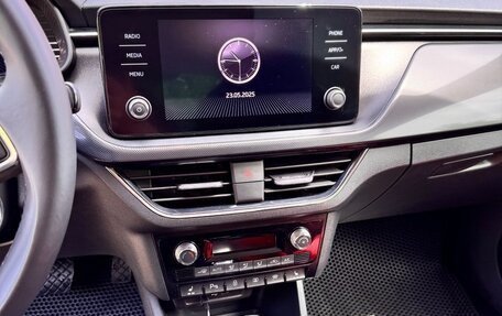 Skoda Rapid II, 2022 год, 2 300 000 рублей, 20 фотография