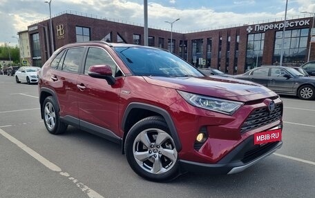 Toyota RAV4, 2021 год, 3 600 000 рублей, 3 фотография