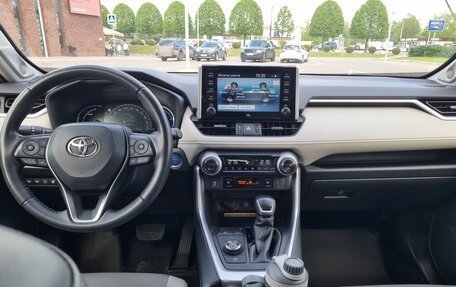 Toyota RAV4, 2021 год, 3 600 000 рублей, 8 фотография