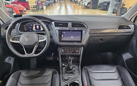 Volkswagen Tiguan, 2023 год, 4 381 000 рублей, 10 фотография