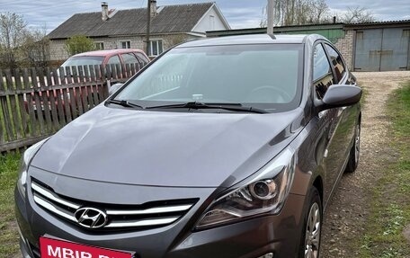 Hyundai Solaris II рестайлинг, 2015 год, 950 000 рублей, 1 фотография
