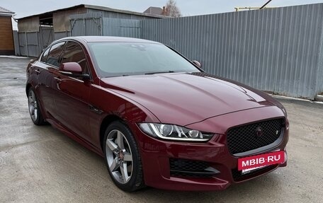 Jaguar XE I рестайлинг, 2016 год, 2 100 000 рублей, 2 фотография