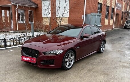 Jaguar XE I рестайлинг, 2016 год, 2 100 000 рублей, 3 фотография
