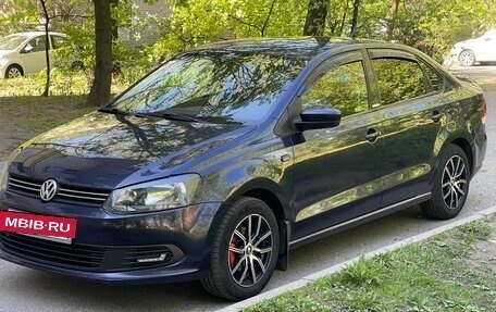 Volkswagen Polo VI (EU Market), 2012 год, 720 000 рублей, 2 фотография