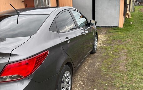 Hyundai Solaris II рестайлинг, 2015 год, 950 000 рублей, 5 фотография