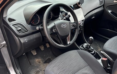 Hyundai Solaris II рестайлинг, 2015 год, 950 000 рублей, 14 фотография