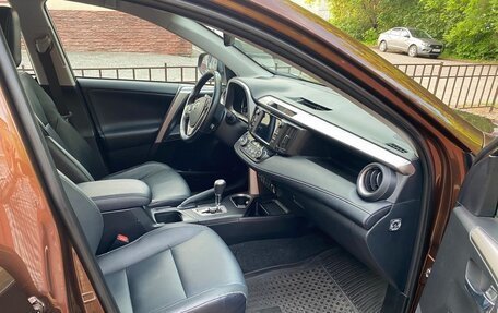 Toyota RAV4, 2018 год, 3 299 000 рублей, 6 фотография