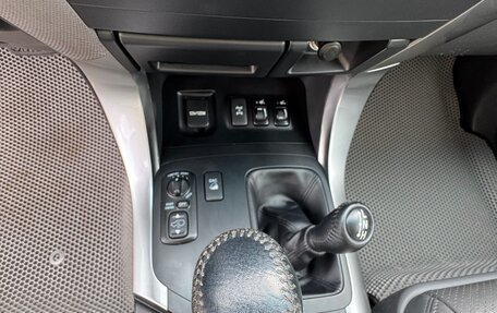 Toyota Land Cruiser Prado 120 рестайлинг, 2008 год, 2 290 000 рублей, 15 фотография