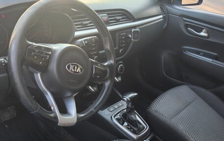 KIA Rio IV, 2018 год, 1 300 000 рублей, 10 фотография