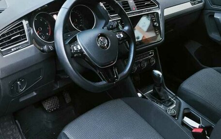 Volkswagen Tiguan II, 2020 год, 3 200 000 рублей, 11 фотография