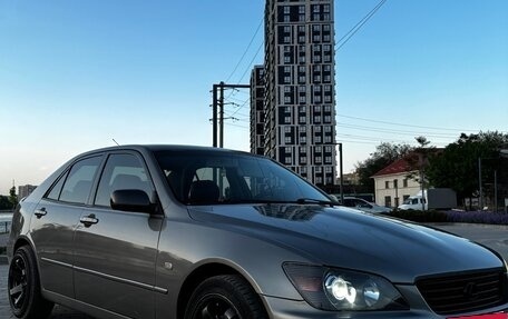 Lexus IS II рестайлинг 2, 2000 год, 830 000 рублей, 3 фотография