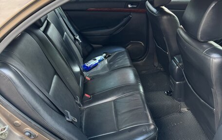 Toyota Avensis III рестайлинг, 2005 год, 450 000 рублей, 7 фотография