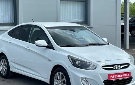 Hyundai Solaris II рестайлинг, 2011 год, 693 000 рублей, 3 фотография