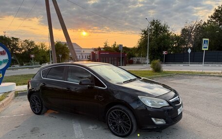 Opel Astra J, 2011 год, 1 050 000 рублей, 2 фотография