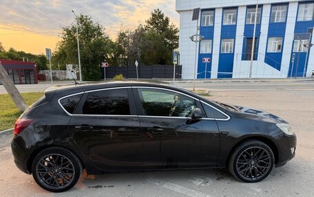 Opel Astra J, 2011 год, 1 050 000 рублей, 3 фотография