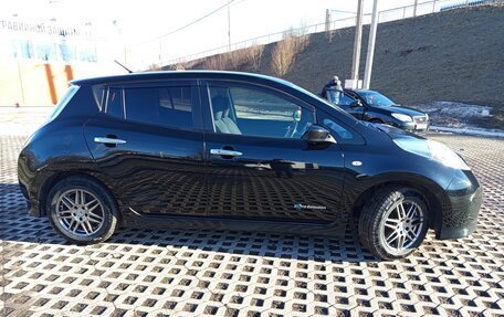 Nissan Leaf I, 2017 год, 940 000 рублей, 2 фотография