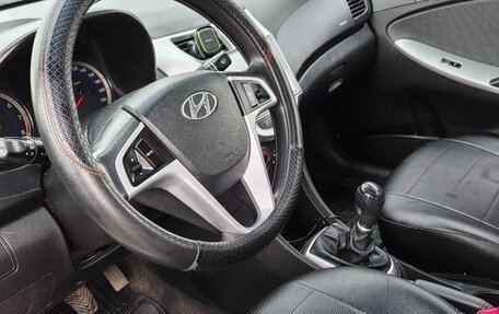 Hyundai Solaris II рестайлинг, 2014 год, 700 000 рублей, 3 фотография