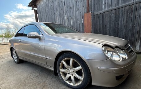 Mercedes-Benz CLK-Класс, 2005 год, 650 000 рублей, 1 фотография